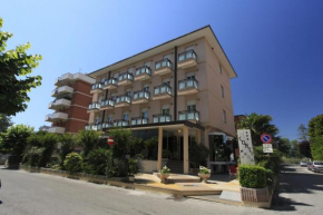 Отель Hotel Conti  Римини